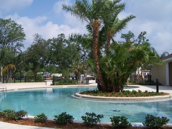 Lucaya Village 3*